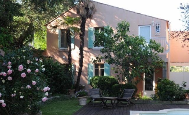 La Petite Maison Villeneuve-lès-Avignon Exteriör bild